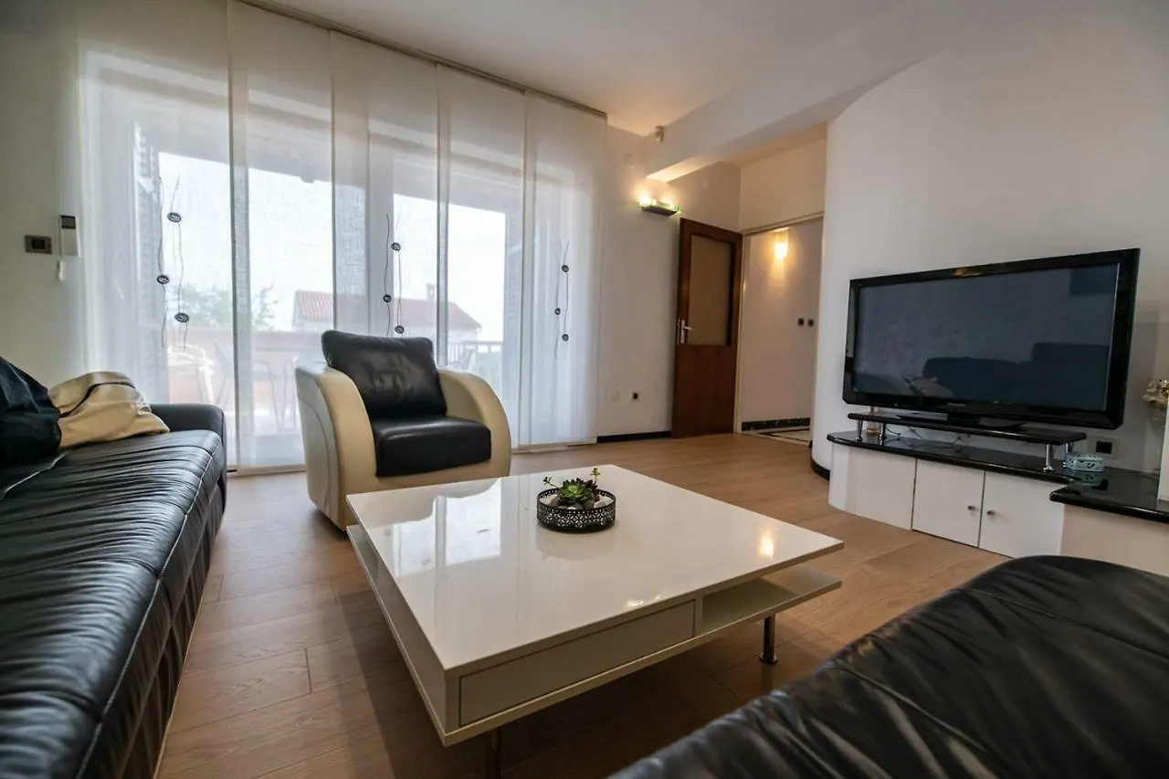 Cave Romane Apartment With Private Pool And Sea View Vinkuran Croatia