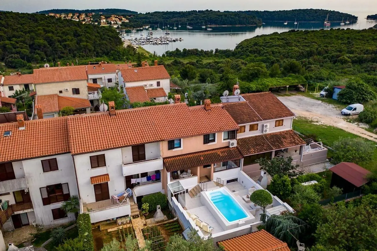 Cave Romane Apartment With Private Pool And Sea View Vinkuran 0*,  Croatia